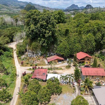 Country House Pulai Holiday Village Gua Musang Buitenkant foto